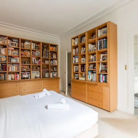 Veeve - Charming Townhouse Near Parc Montsouris Parigi