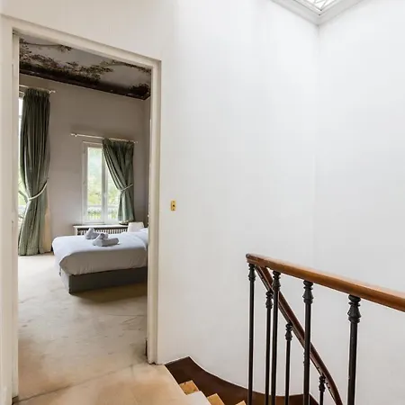 Casa vacanze Veeve - Charming Townhouse Near Parc Montsouris *