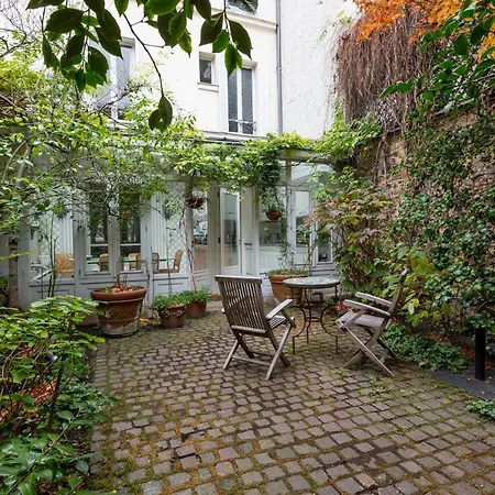 Casa vacanze Veeve - Charming Townhouse Near Parc Montsouris *